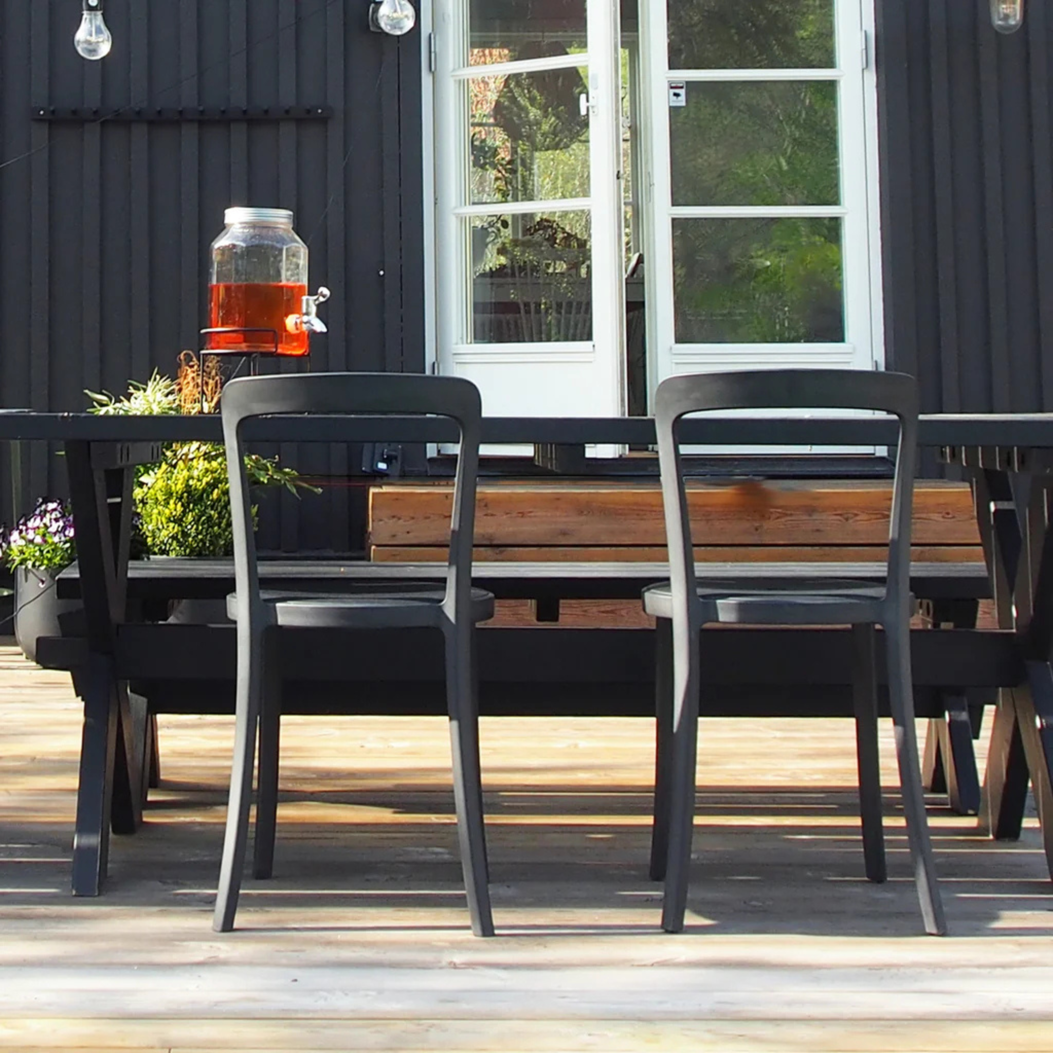 ON & ON Stacking Chair / Black
