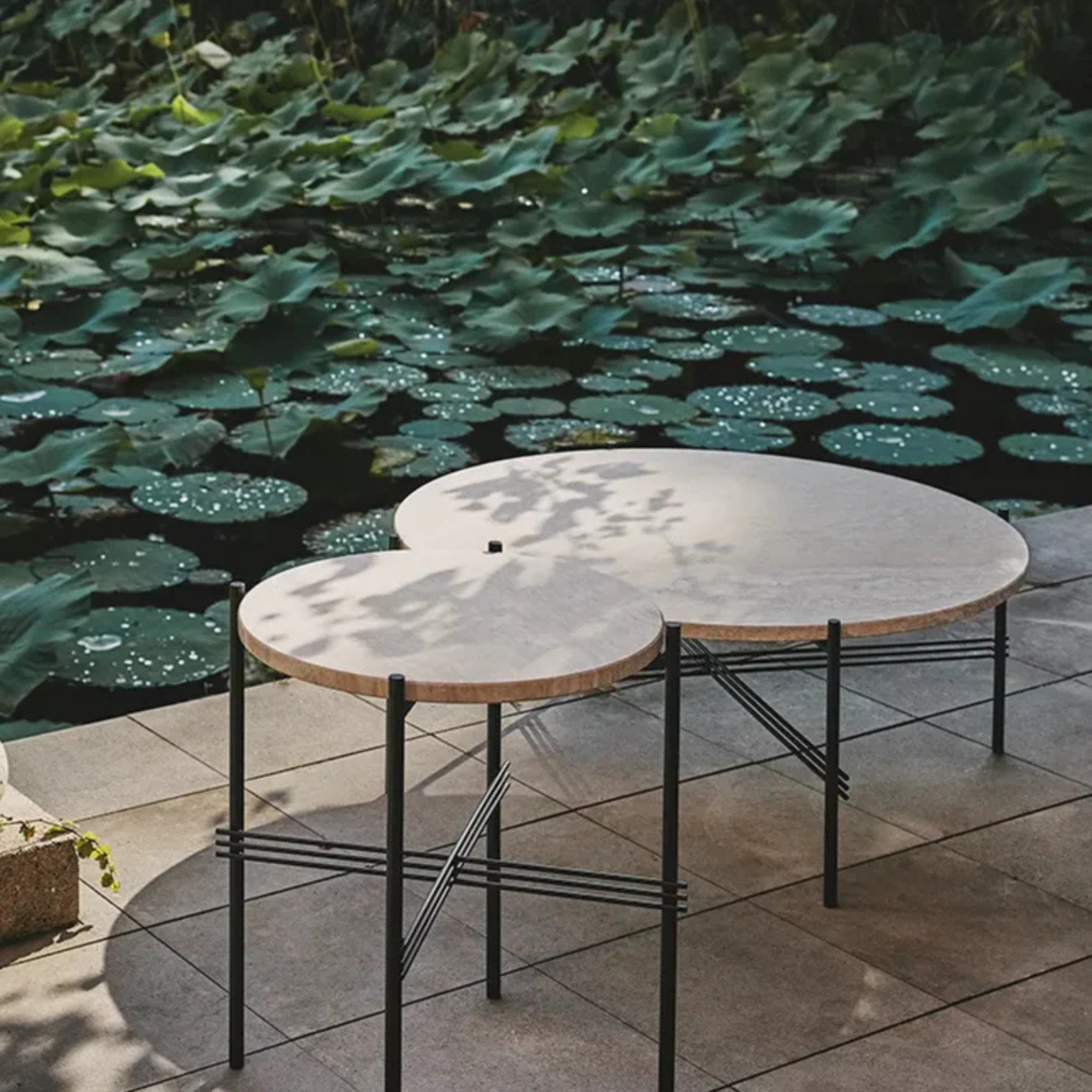 TS Coffee Table - Round 80 / Black / White Travertine