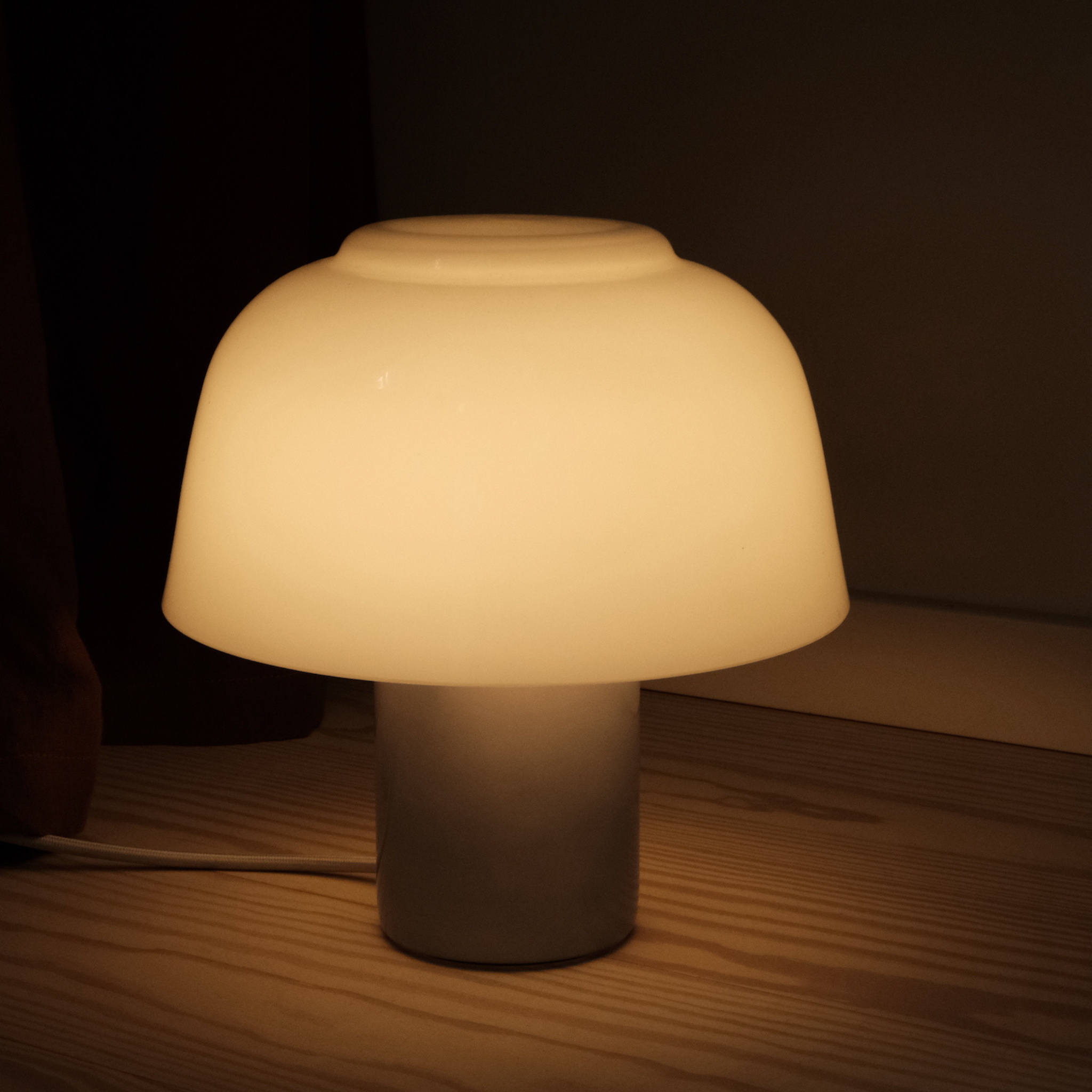 YUKI Table Lamp / White