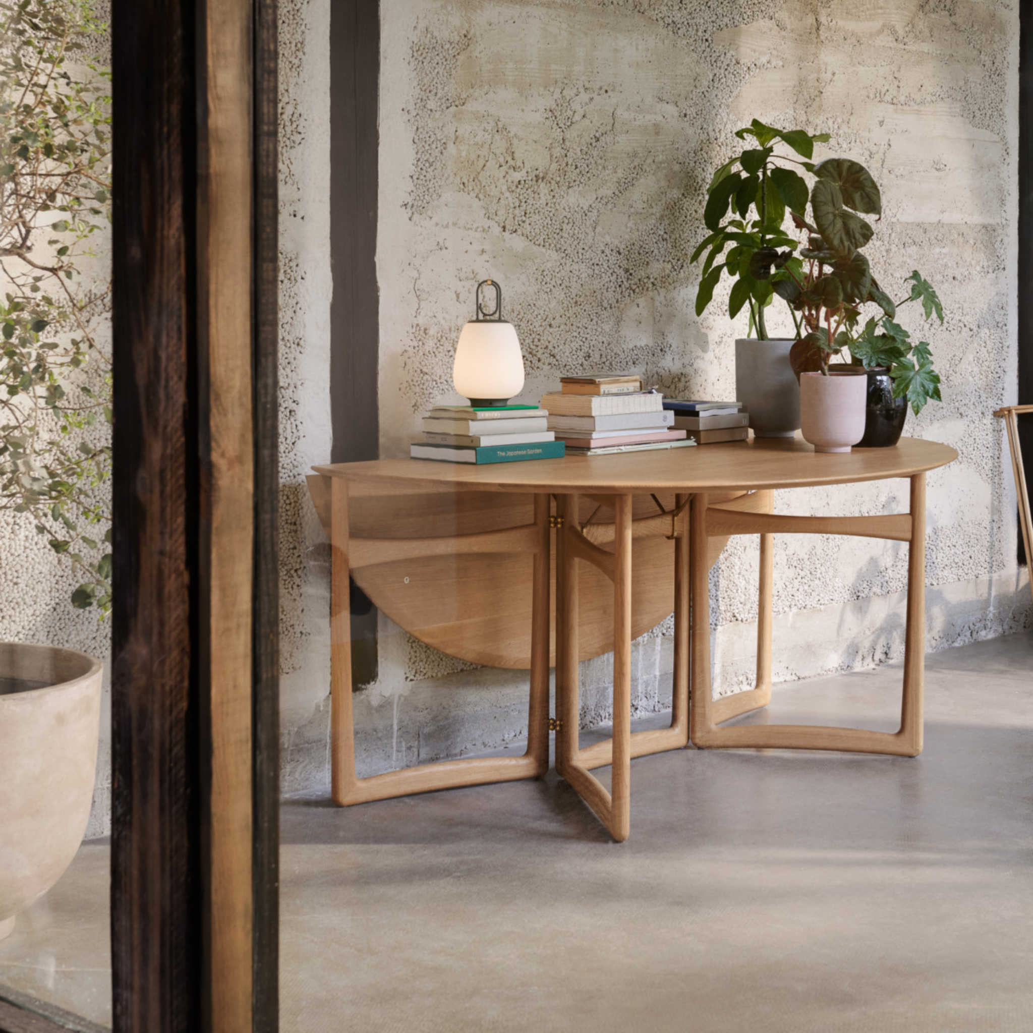 HM6 - Drop Leaf Dining Table / Oak
