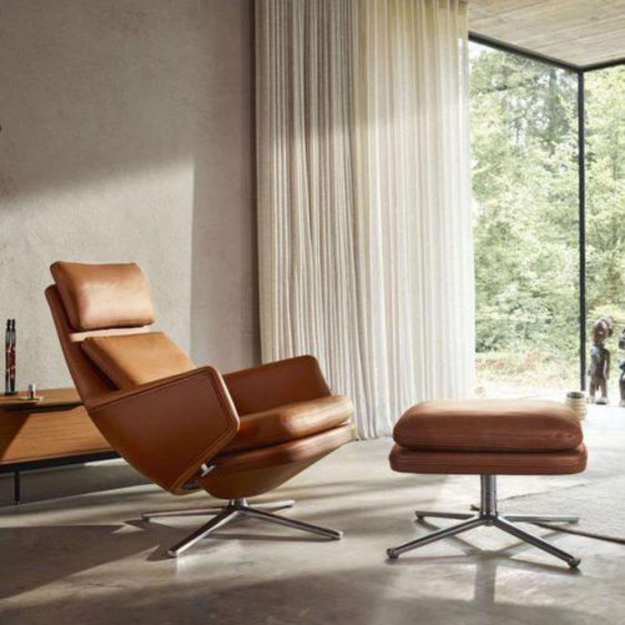 Grand Relax & Ottoman / Polished / Leather Premium cognac