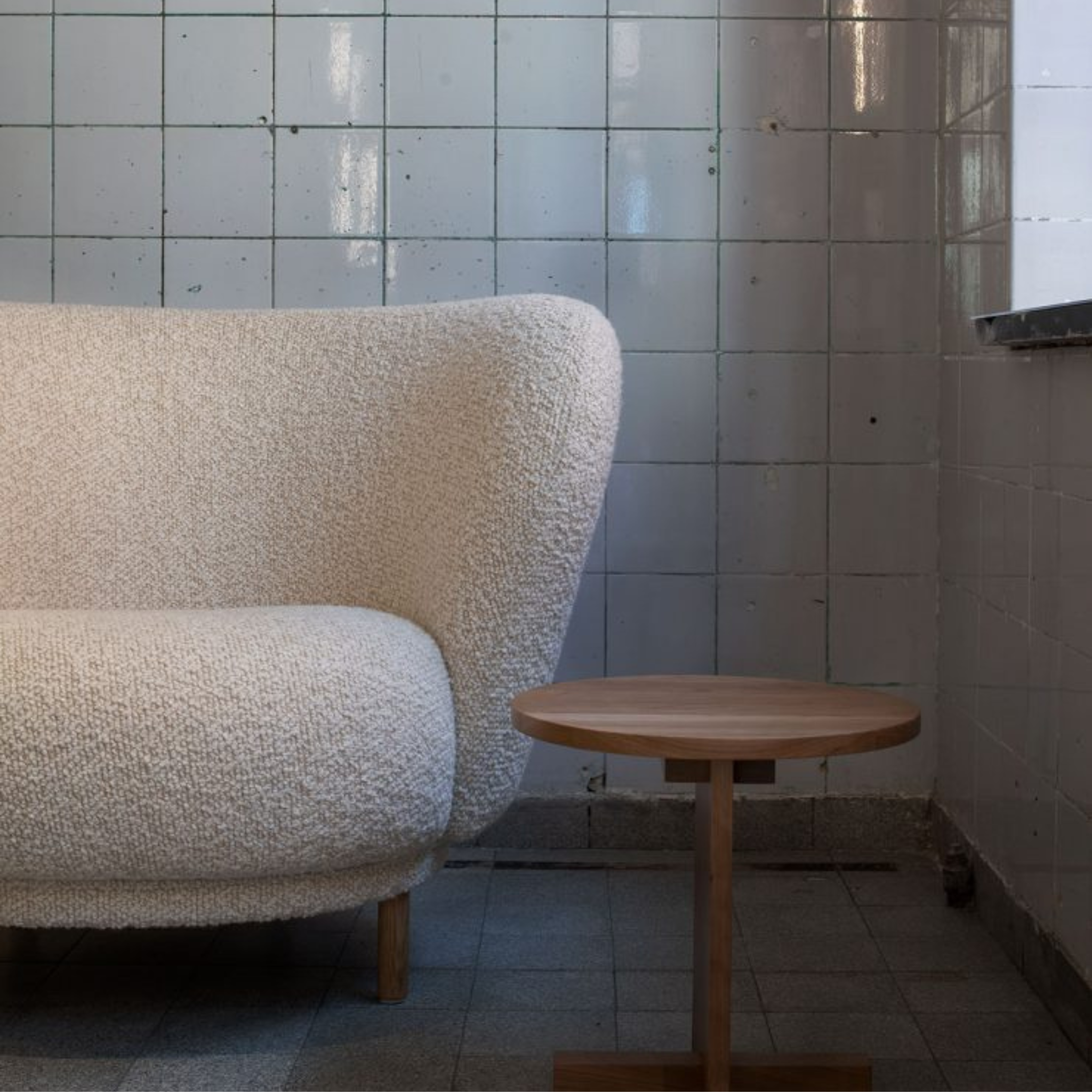 Dandy Armchair / Walnut / Fabric Loop 009 Oyster