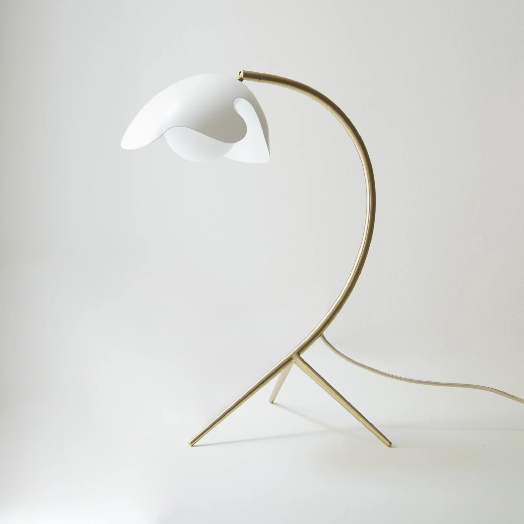 PS38 Table Lamp / Orchid White