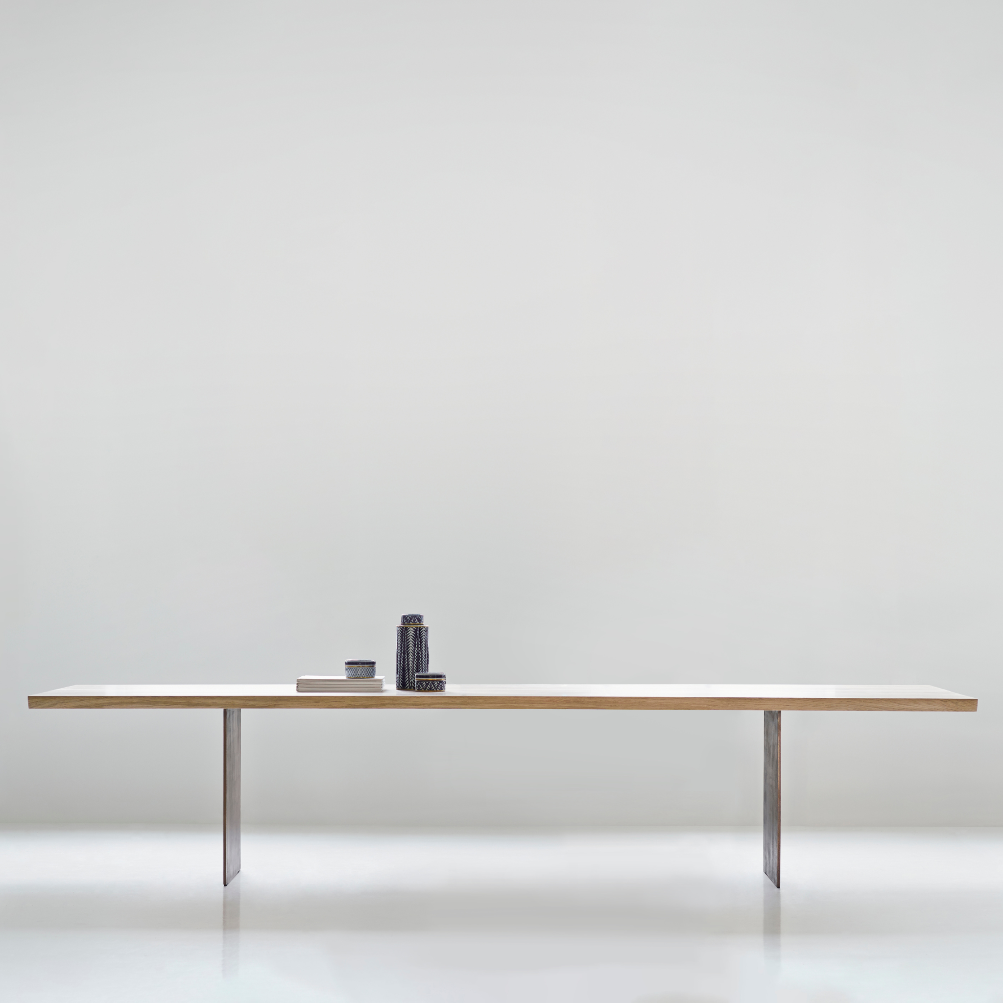 Tree Table - Black base / Wenge oil