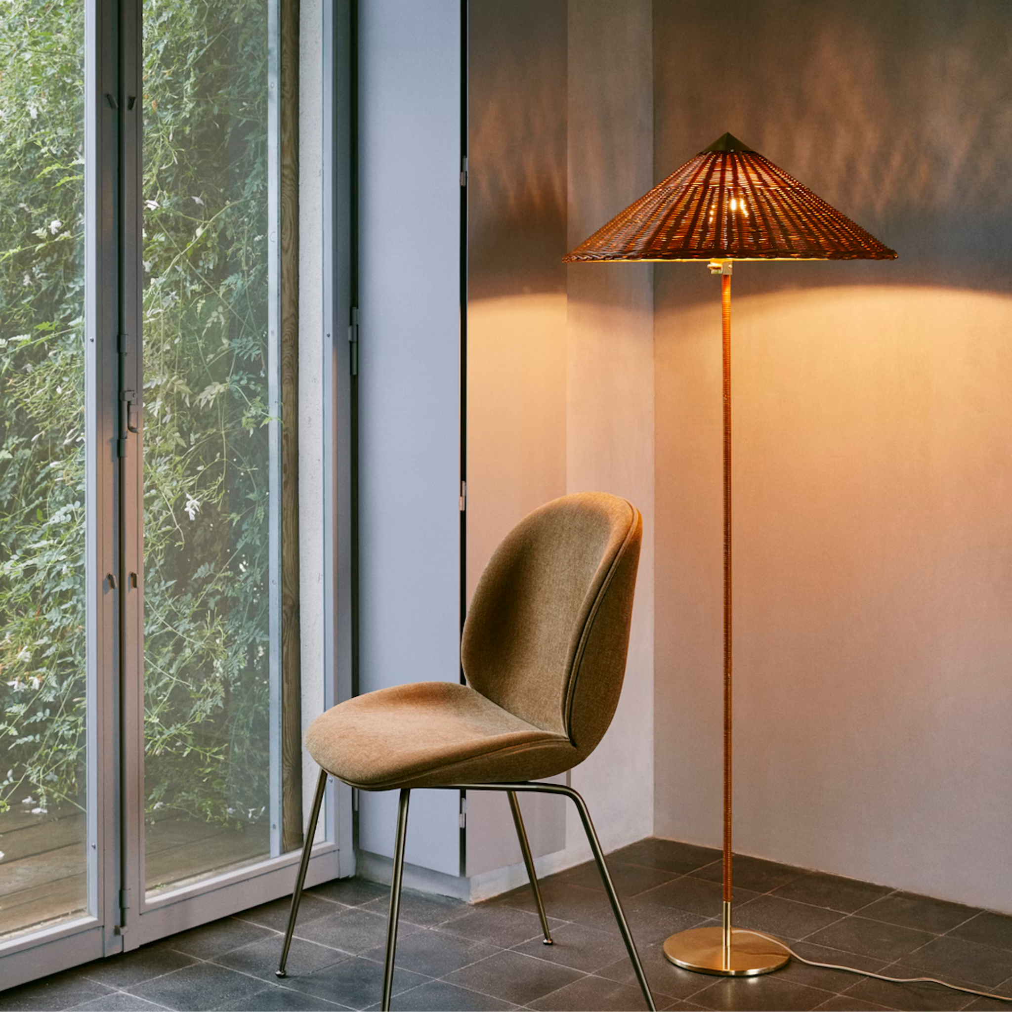 9602 Floor Lamp - Wicker Willow (EU Plug)
