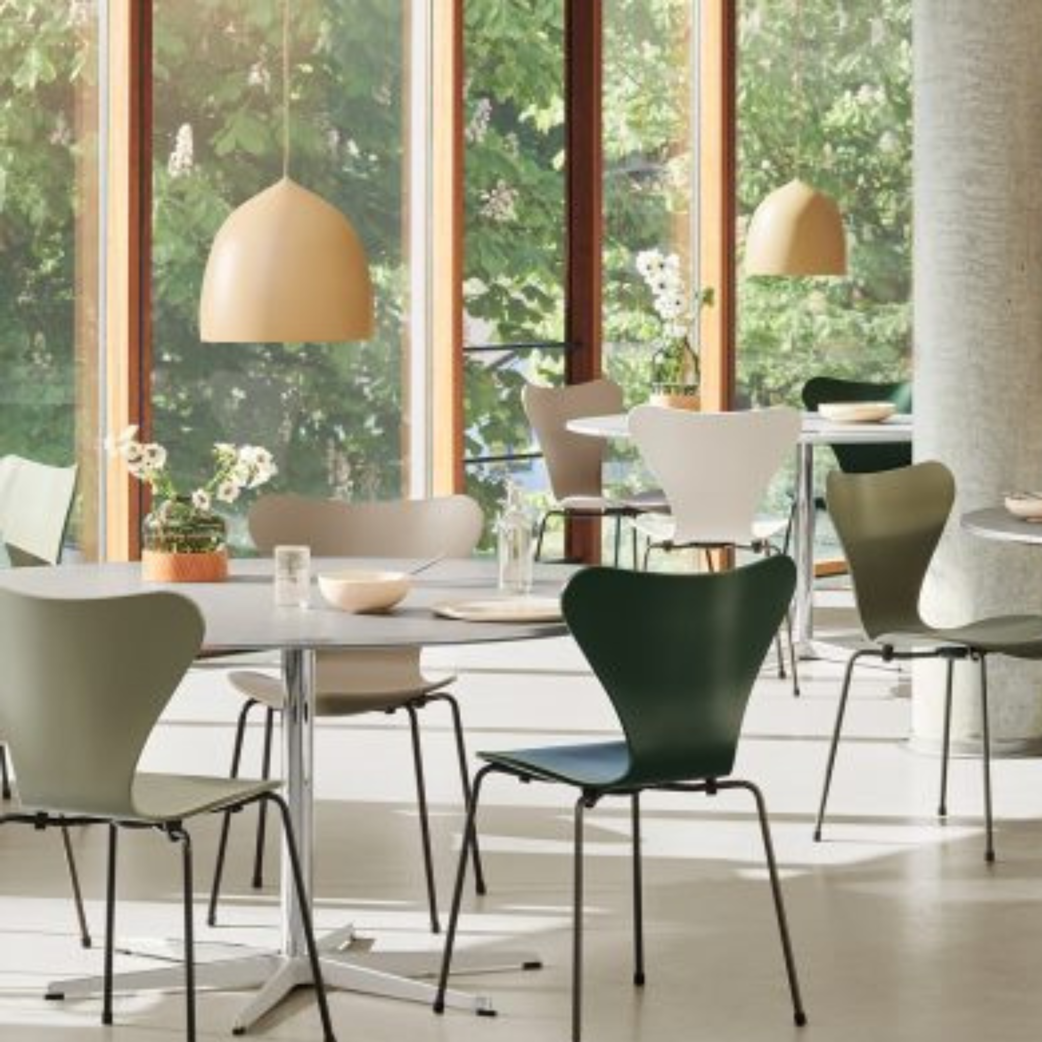 3107 - Series 7 Chair - Brown bronze - Lacquered Light Beige