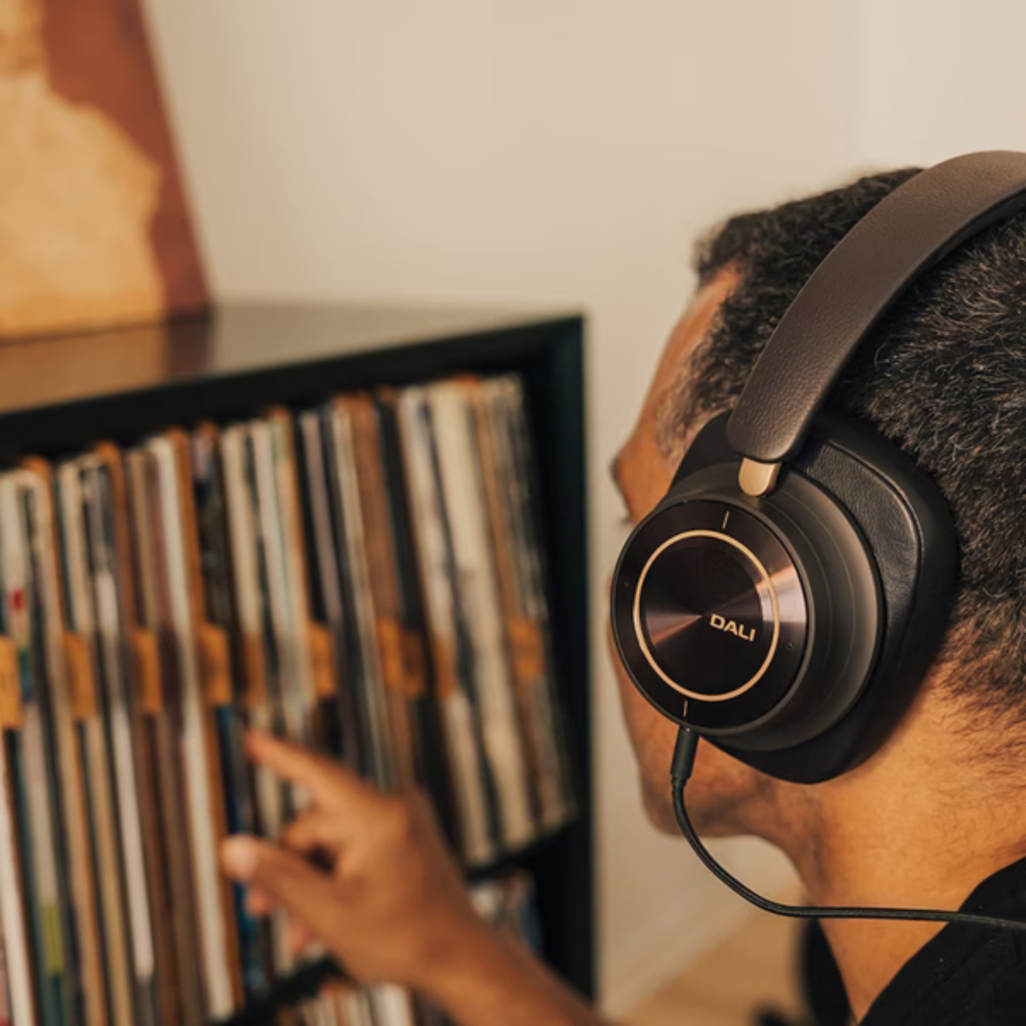DALI IO-12 Headphones / Dark chocolate