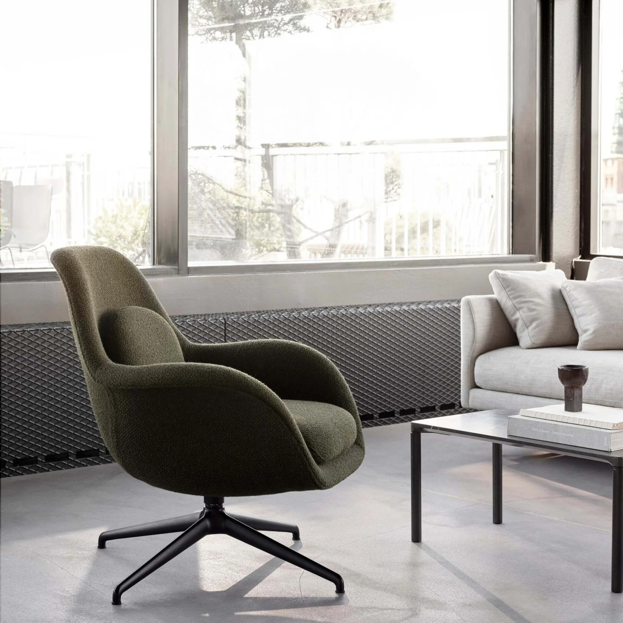 Swoon Lounge Petit Swivel base - Model 1776