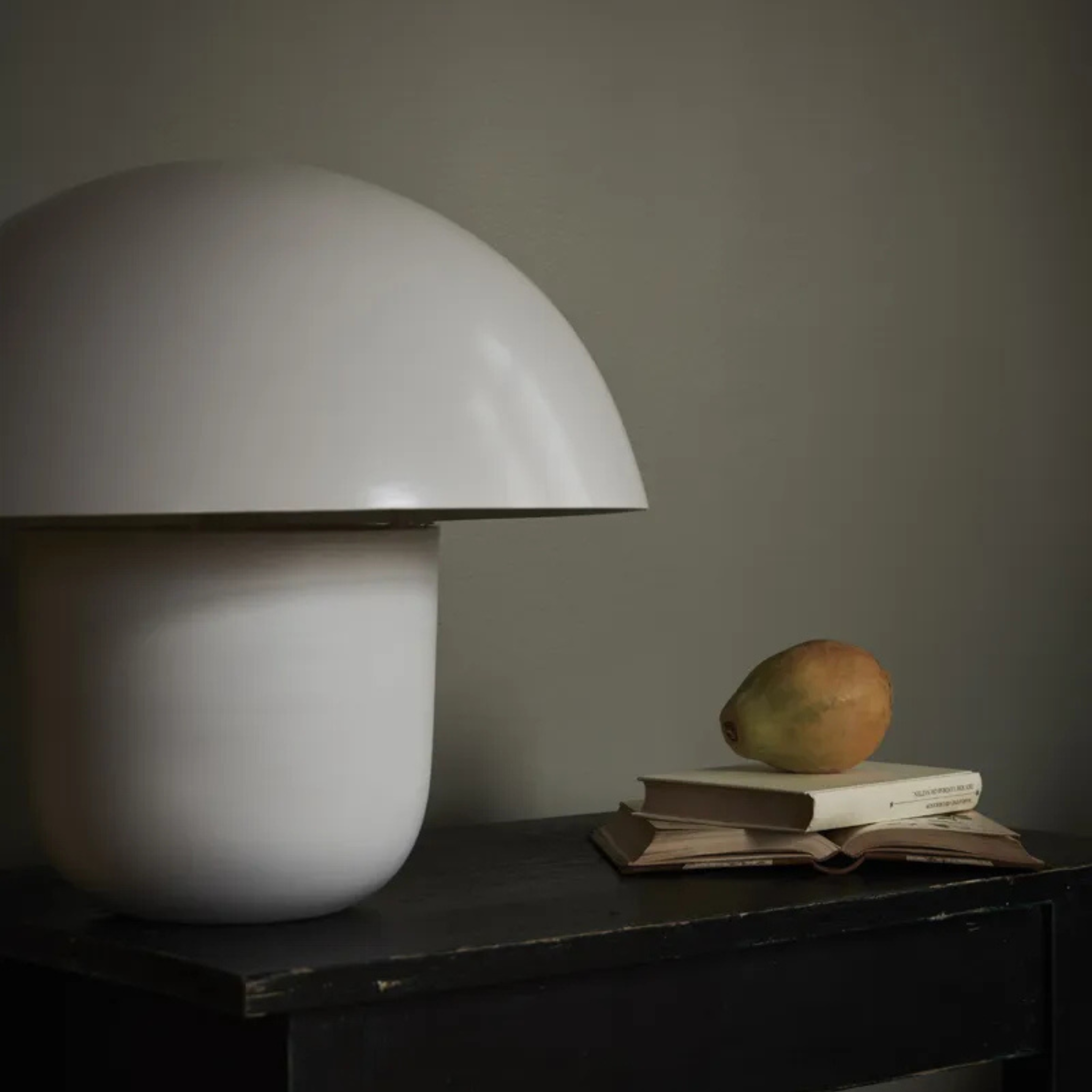 Carl-Johan Table Lamp / White