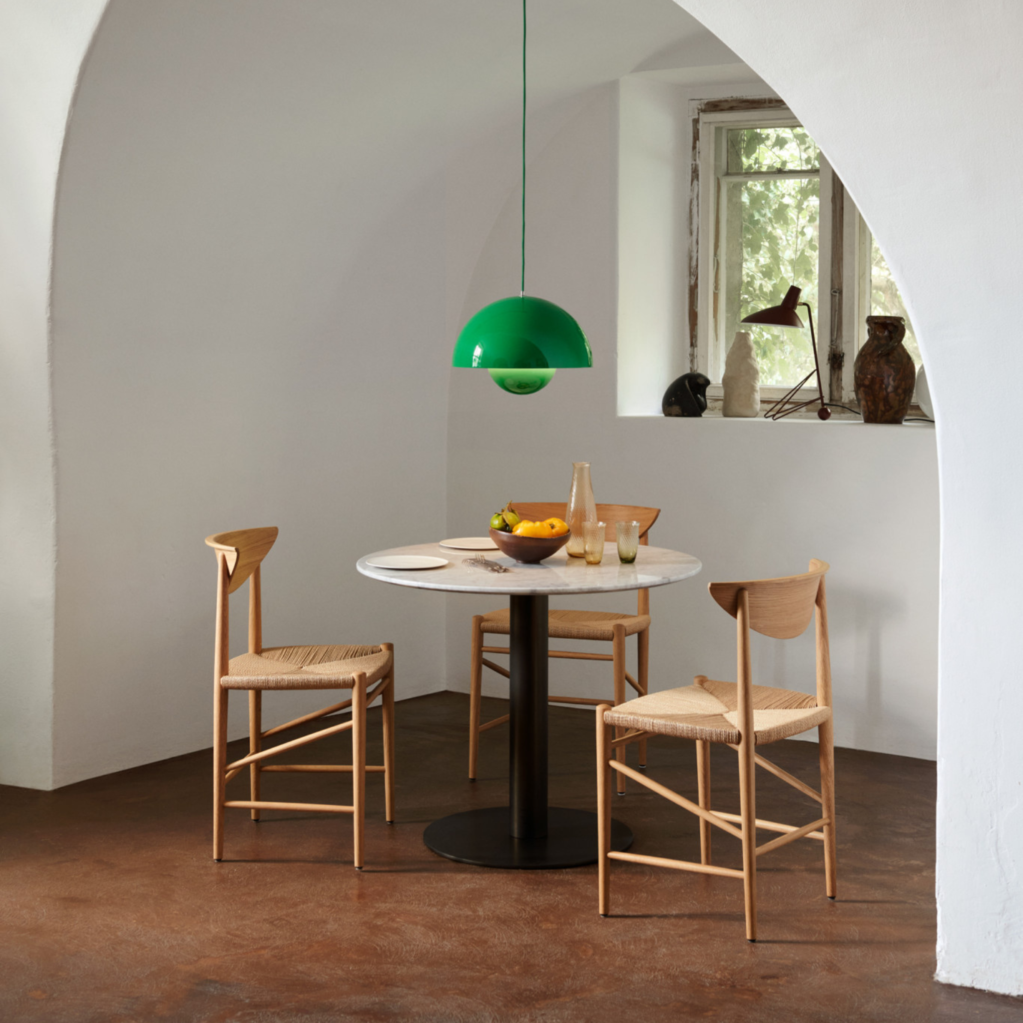 SK11 - In Between dining table