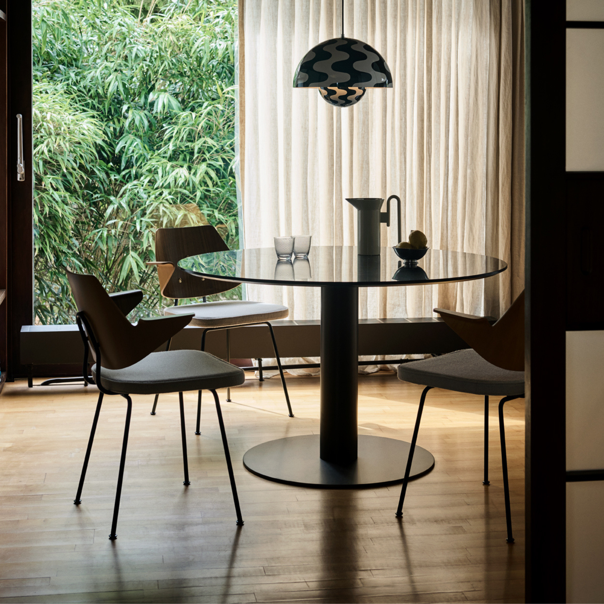 SK12 - In Between dining table