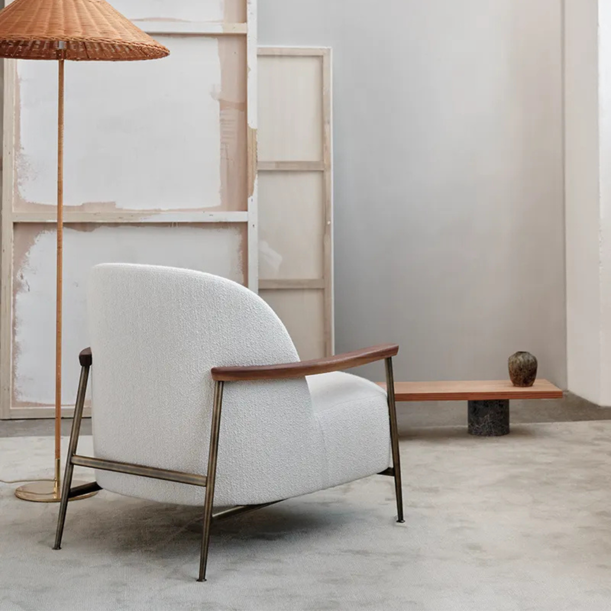 Sejour Lounge Chair with armrests