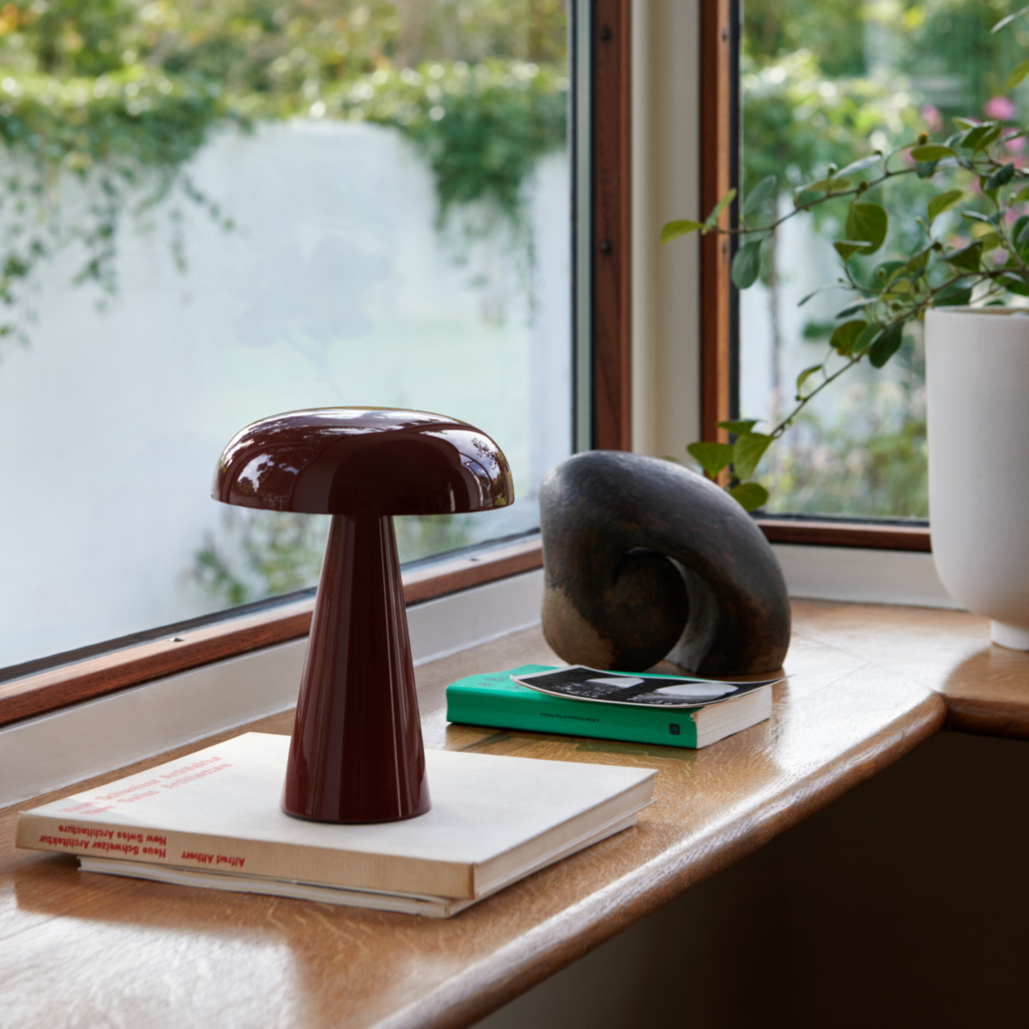 SC53- Como Portable Table Lamp