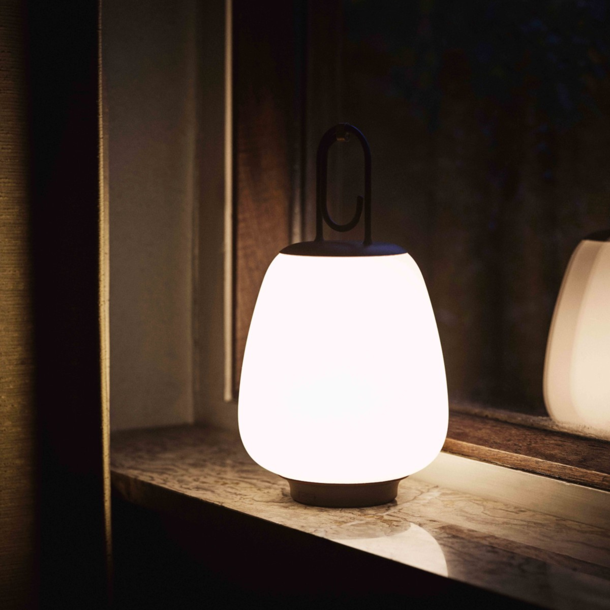 SC51 - Lucca Portable Table Lamp - Opal glass & Black
