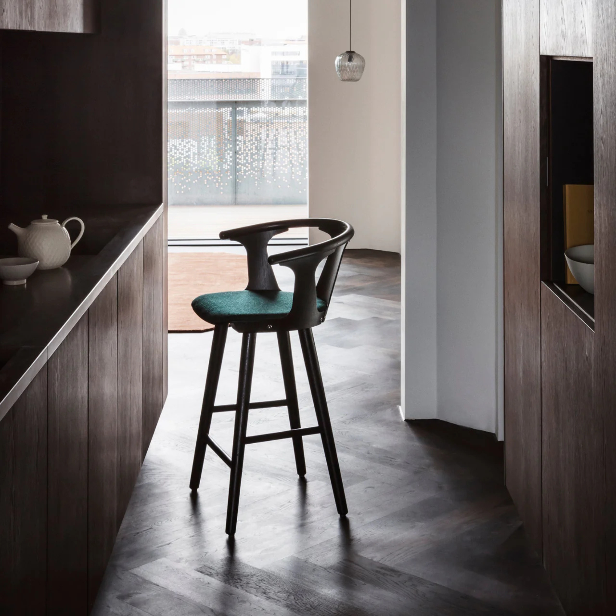 SK10 - In Between Bar chair