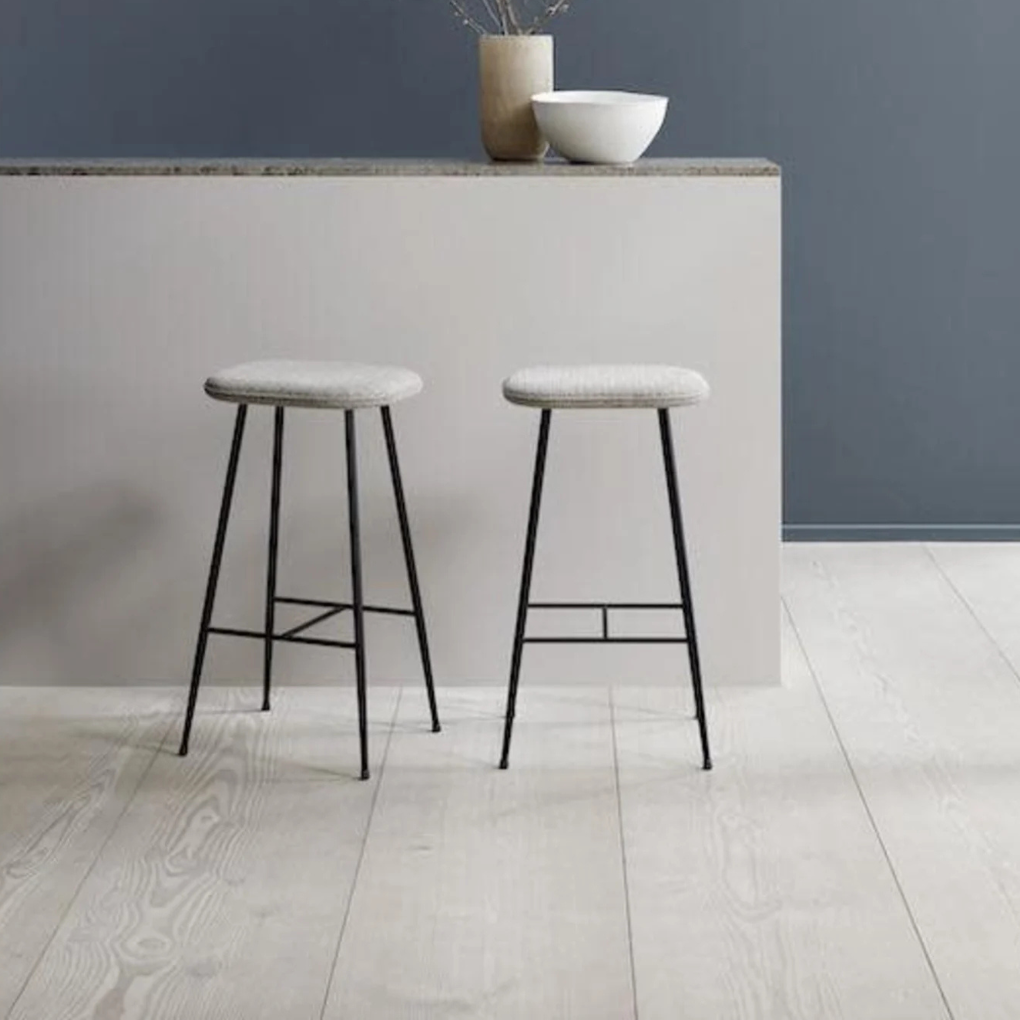 Spine Metal Base Stool - Model 1936