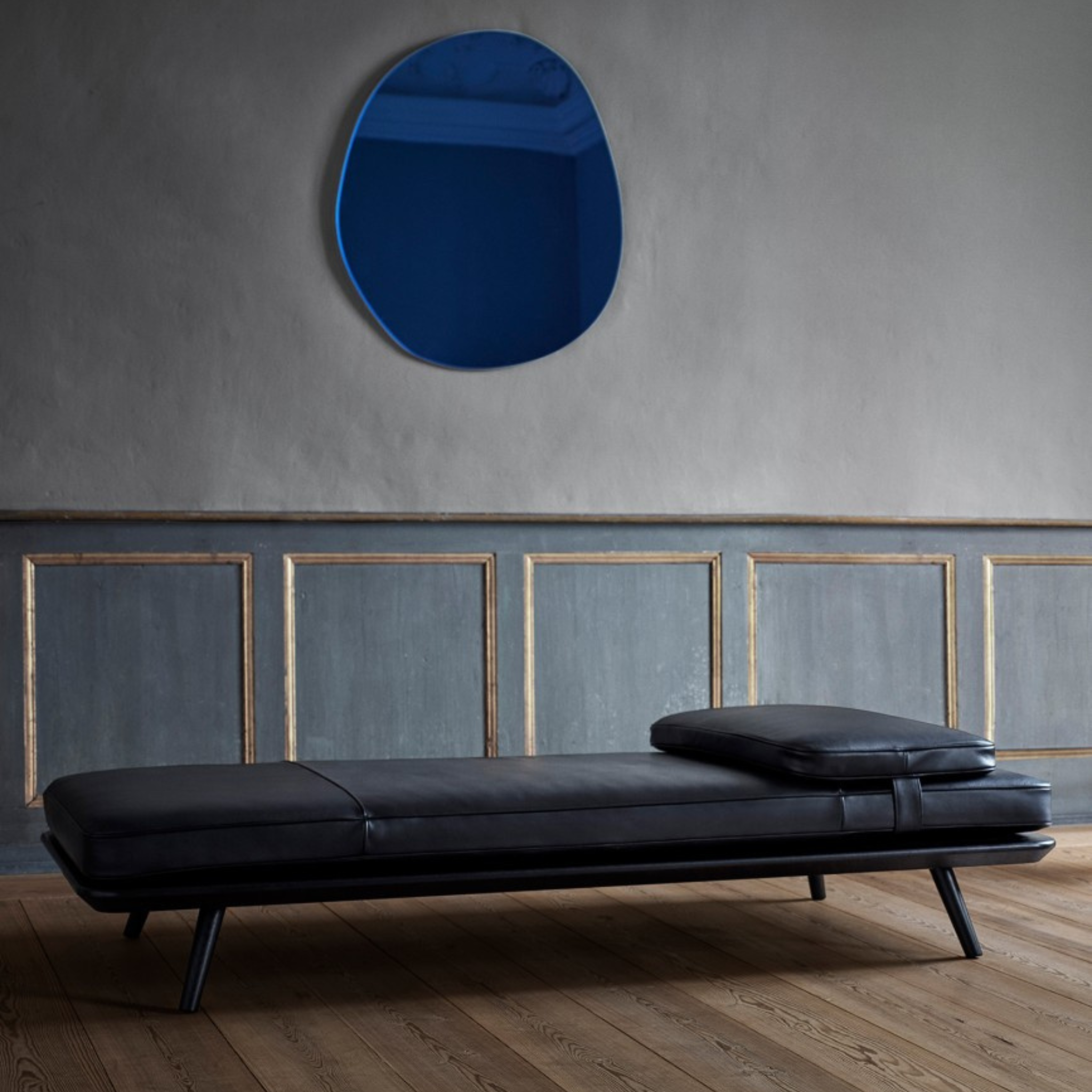 Spine Daybed - Model 1700