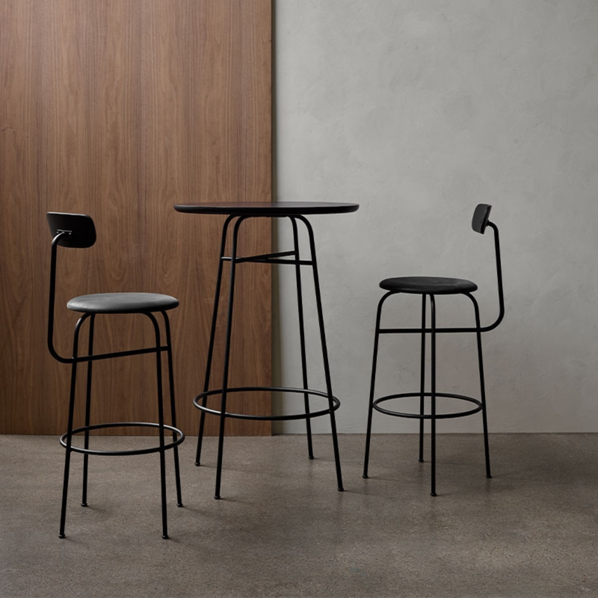 Afteroom Counter Chair - Black base - Leather Dunes 21000 Cognac