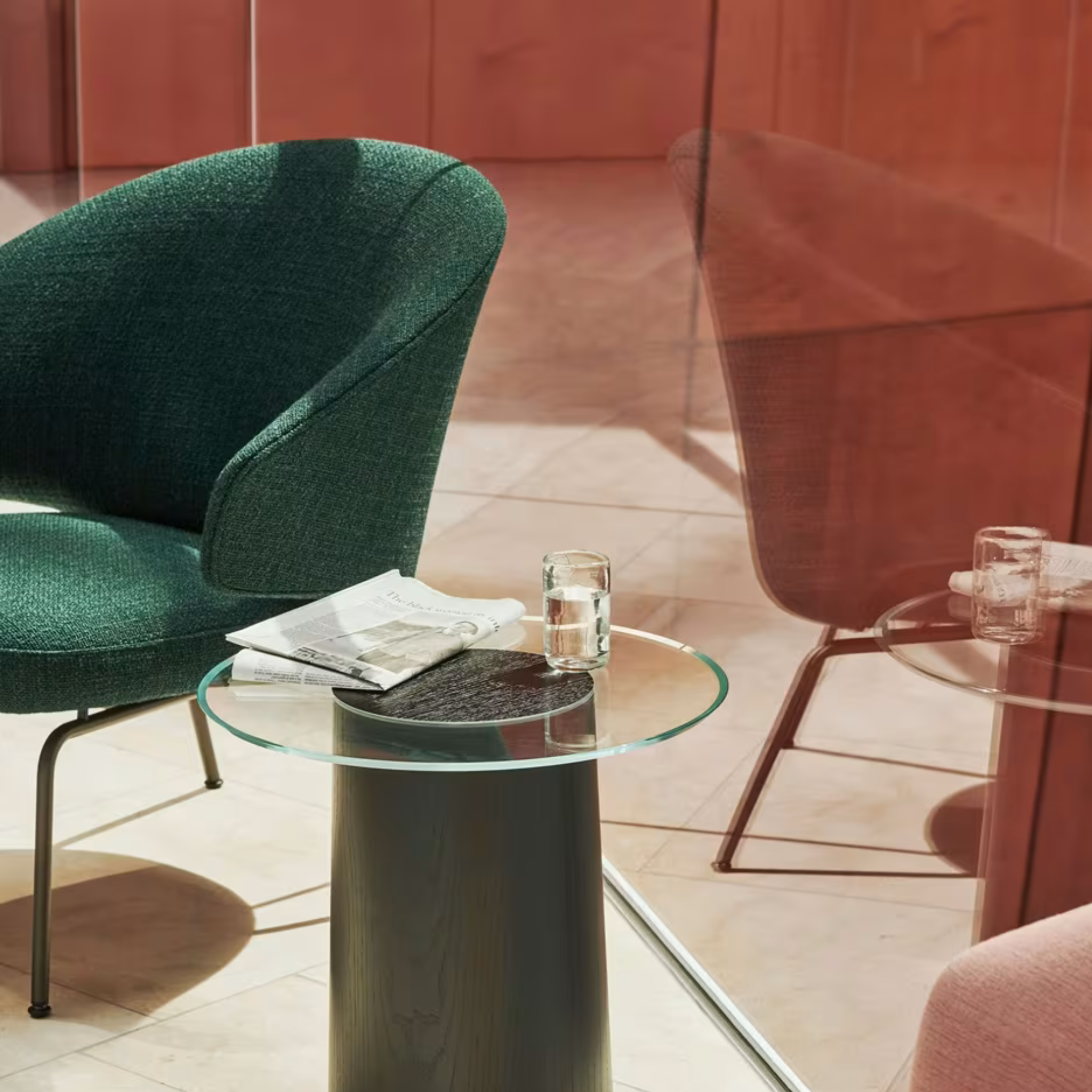 SH210 - Let Lounge Chair Metal legs