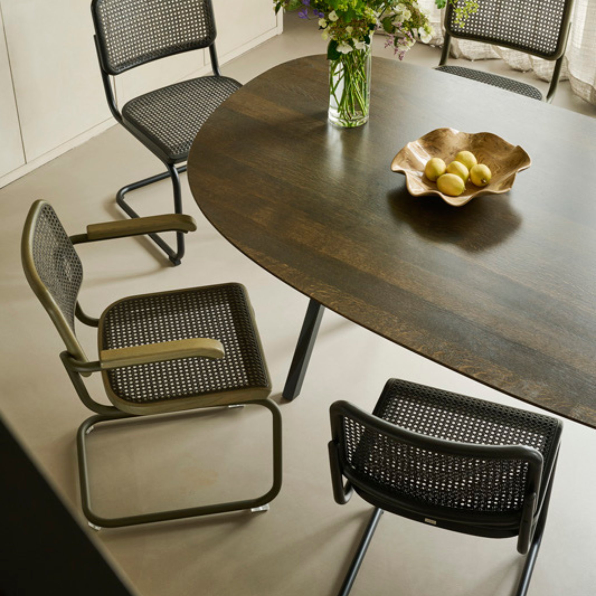 S 32 V Cantilever Chair / Black