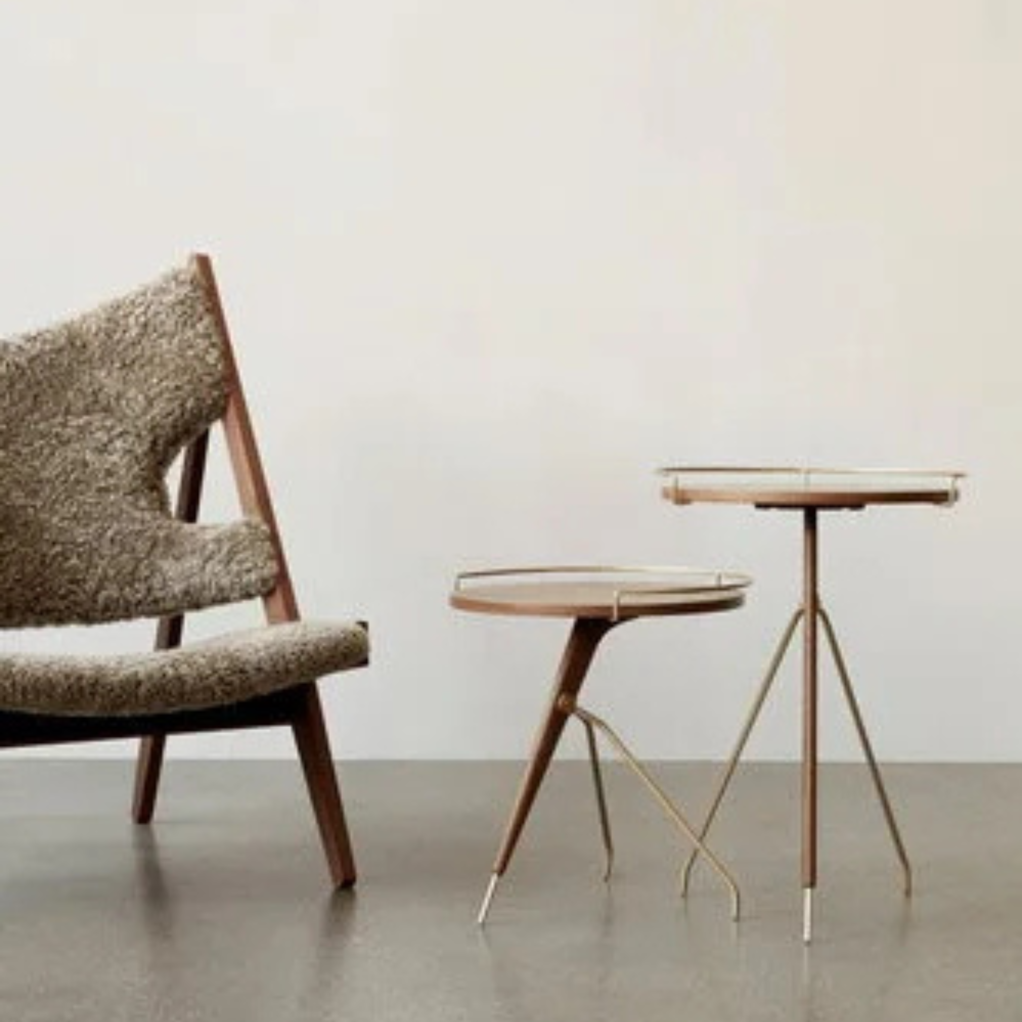 Umanoff Side Table 45 / Walnut/ Brass